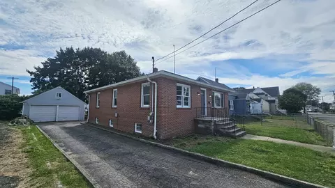 116 N Bishop Ave, Bridgeport, CT 06610