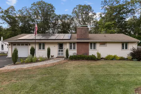 89 Bear Path Rd, Hamden, CT 06514