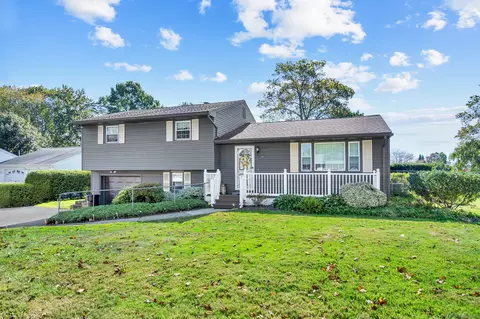 141 Chicory Dr, Wolcott, CT 06716