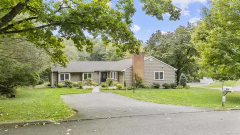 227 Autumn Ridge Rd, Fairfield, CT 06825