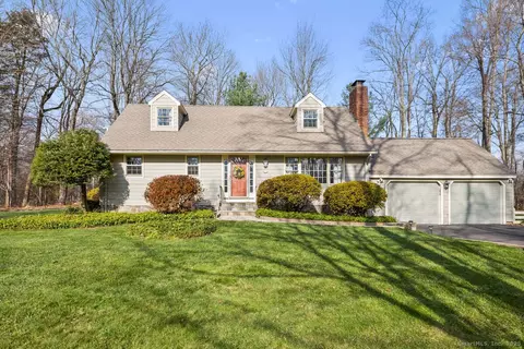 95 Ridgewood Rd, Ridgefield, CT 06877