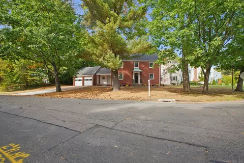 74 Glen Pkwy, Hamden, CT 06517