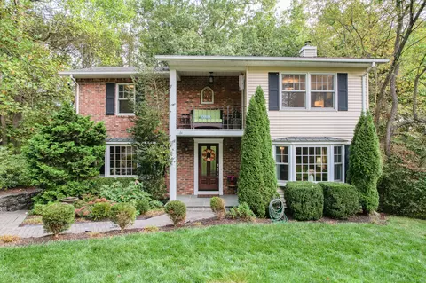 182 Bayberry Ter, Middlebury, CT 06762