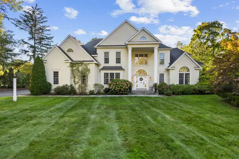 5 Northmoor Rd, West Hartford, CT 06117