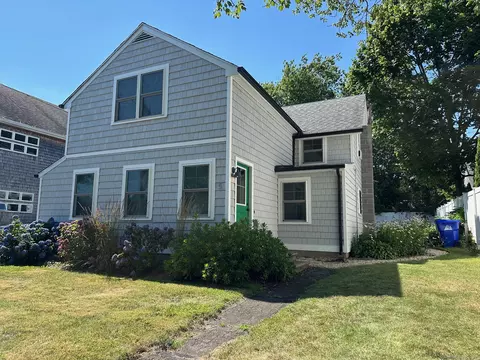 5 Maltby St, Branford, CT 06405