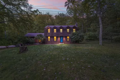 101 Settlers Hill Rd, Southbury, CT 06488