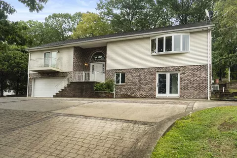 89 Eddon Dr, East Haven, CT 06512