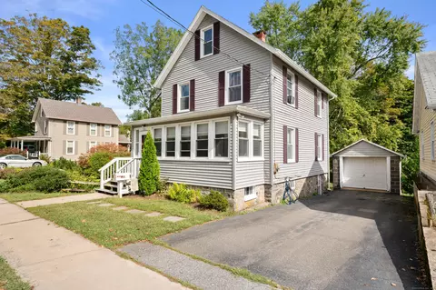 152 Union St, Deep River, CT 06417