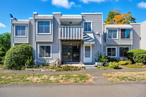 6 Birch Ln #L, East Haven, CT 06513