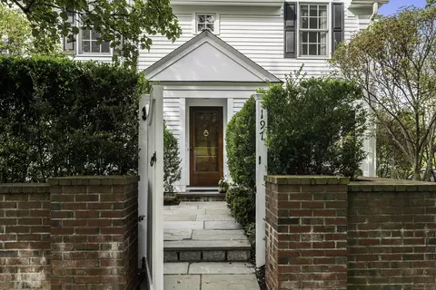 197 Park St #13, New Canaan, CT 06840