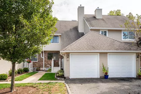 107 Fox Run Ct #107, Newington, CT 06111