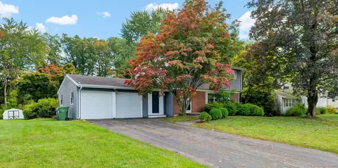 28 Sunnyfield Dr, Windsor, CT 06095