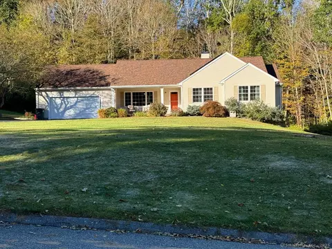 10 Wicklow Turn Turn, Ledyard, CT 06339