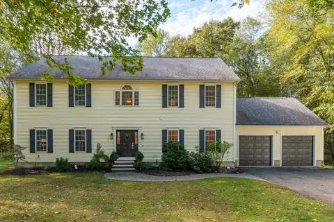 38 Avery Hill Rd Ext, Ledyard, CT 06339