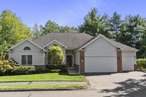 73 Emily Way #73, West Hartford, CT 06107