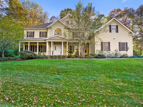76 Old Trolley Rd, Ridgefield, CT 06877