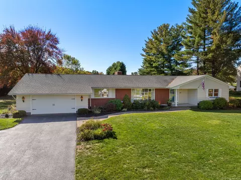 205 Fairhill Ln, Suffield, CT 06078