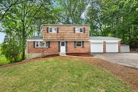 38 Lancaster Pl, Stamford, CT 06905