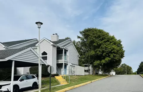 55 Crown Knoll Ct #85, Groton, CT 06340
