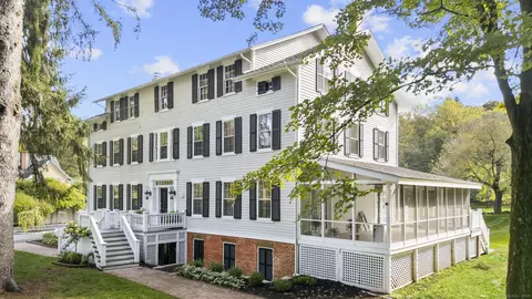 33 Cannon Rd, Wilton, CT 06897