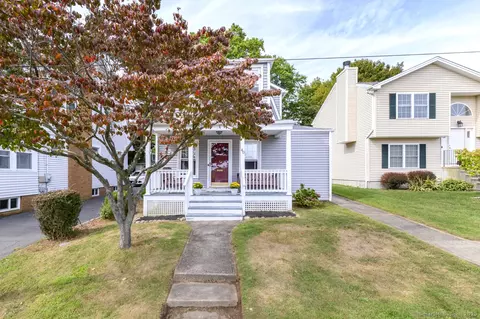 40 Crest Ave, West Haven, CT 06516