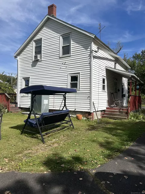 10 Center St, Windsor Locks, CT 06096