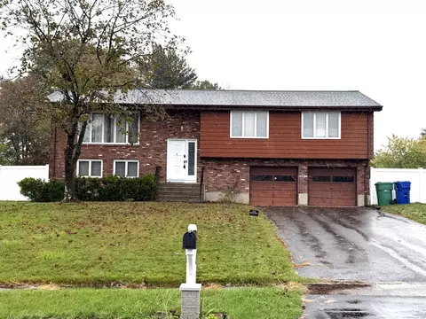 4 Skinner Dr, Bloomfield, CT 06002