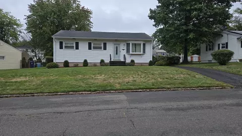 67 Putney Dr, West Haven, CT 06516