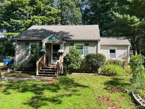 149 Deepwood Dr, Manchester, CT 06040