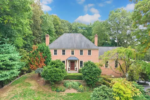254 Sherwood Farm Rd, Fairfield, CT 06824