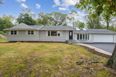 7 Oak Hill Dr, East Haven, CT 06513