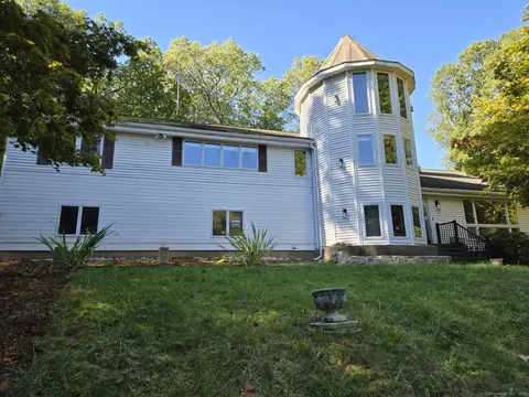 297 Wickham Rd, Glastonbury, CT 06033