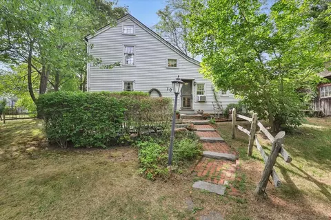 10 Joyce Ct, Niantic, CT 06357