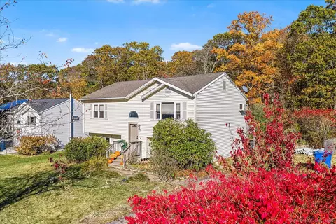 79 Cottonwood Ln, Uncasville, CT 06382