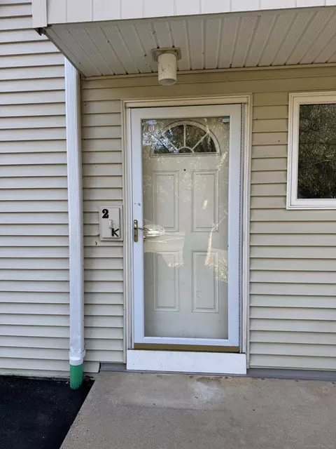 220 Main St #2K, New Hartford, CT 06057