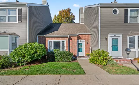 228 Georgetown Dr #228, Glastonbury, CT 06033