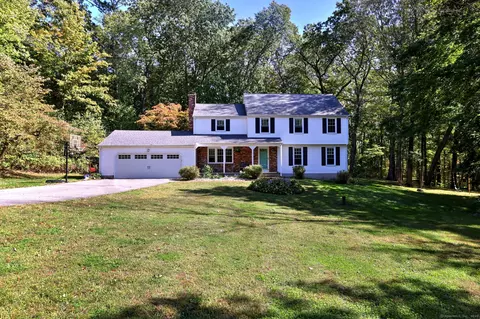 360 Jefferson Dr, Guilford, CT 06437