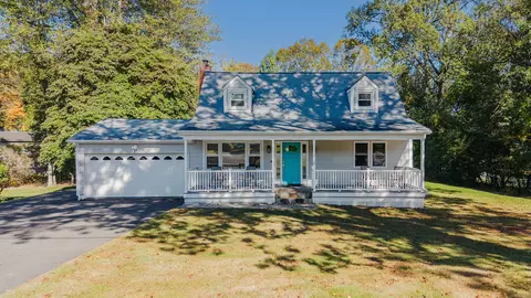 60 Lillian Dr, Trumbull, CT 06611