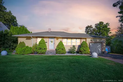 228 Reservoir Rd, Newington, CT 06111