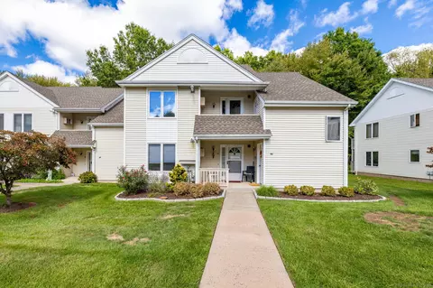46 Millbrook Ct #46, Newington, CT 06111