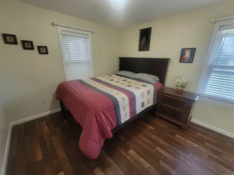 Bedroom - 336 Circular Ave, Hamden, CT 06514 photo 2 of 5
