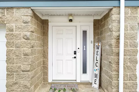 55 Woodland Pl #1, Stamford, CT 06902