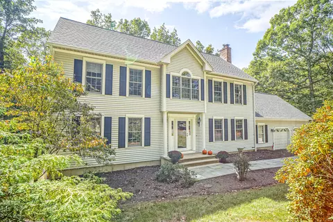 4 Vaillan Ct, Prospect, CT 06712