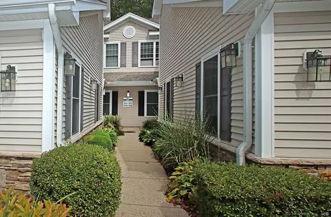35 Todd St #103, Hamden, CT 06518