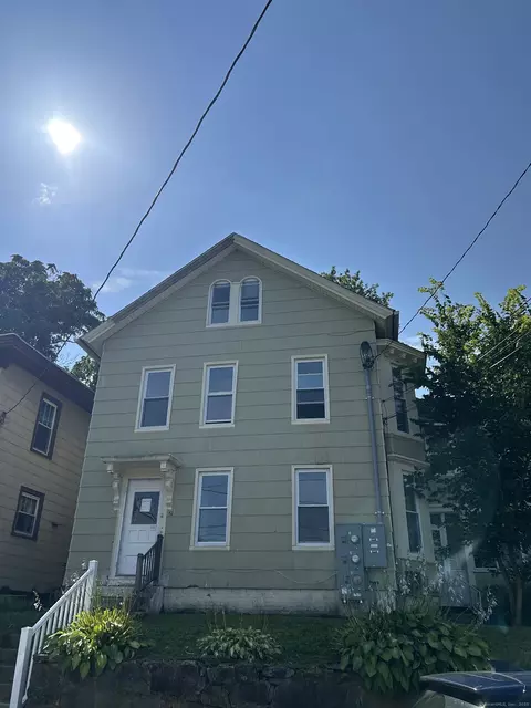 51 Division St, Norwich, CT 06360