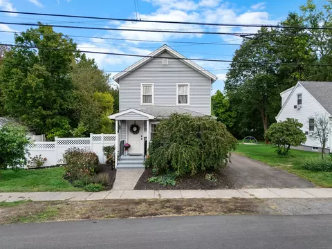 27 Peck St, Milford, CT 06460
