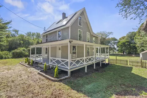 52 Millstone Rd W # B, Waterford, CT 06385