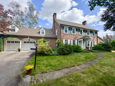 55 Eastfield Rd, Waterbury, CT 06708