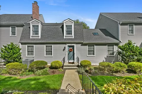 120 Prospect St #67, Ridgefield, CT 06877