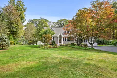 8 Karen Dr, New Fairfield, CT 06812